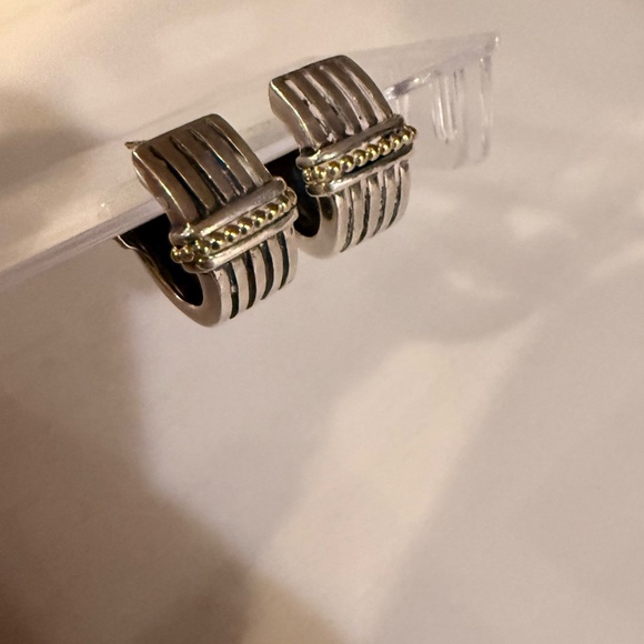 Authentic LAGOS Caviar Silver and 18K Gold Huggie Hoop Earring - Picture 1 of 9